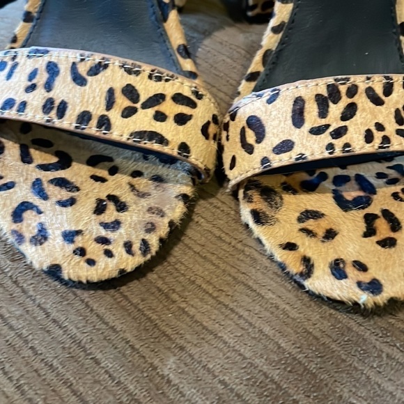 Steve Madden Carrson Real Fur Sandal in Leopard Multi Size 7 - Picture 8 of 9